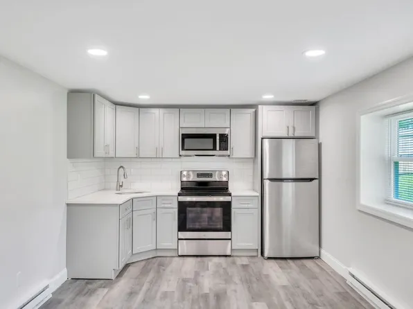 615 Macdonald Ave #B, Bellport, NY 11713