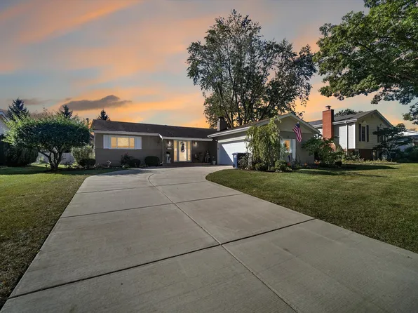 1125 Timber Ln, Darien, IL 60561