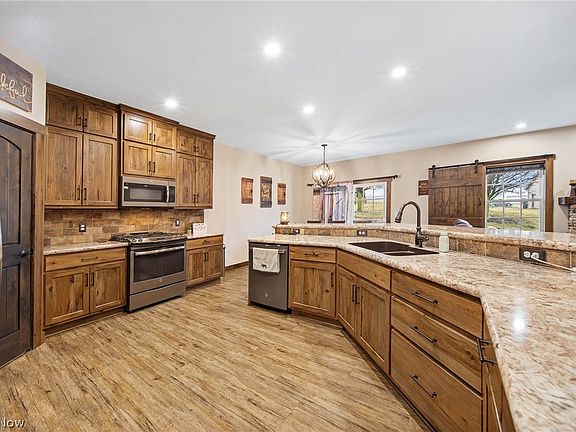 2nd image of 31 Shannon Dr