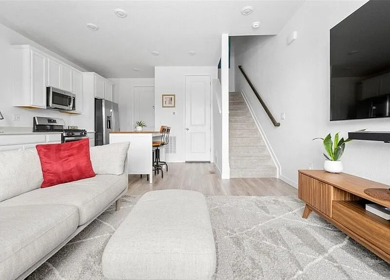 2 bed, 2.0 bath, 1152 sqft, $2,595 — Photo 2