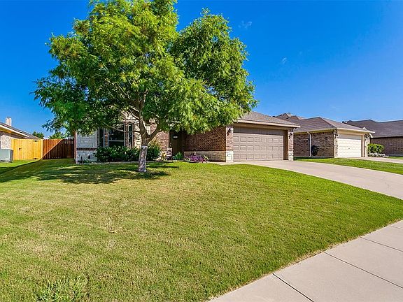 3rd image of 948 Thistle Meade Cir