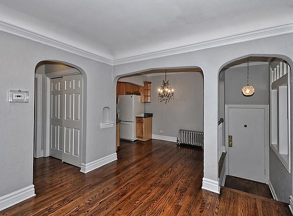 3rd image of 5614 W Wellington Ave APT 1W