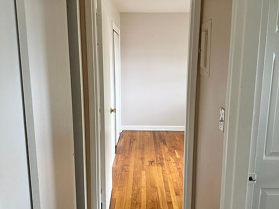5th image of 76 Hunt Ave APT 2B