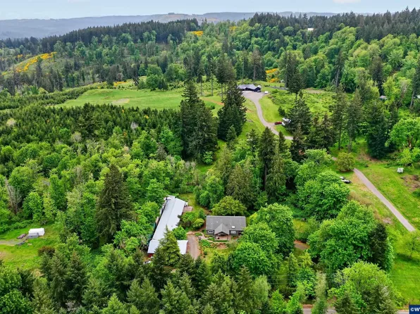5714 Crooked Finger Rd NE, Scotts Mills, OR 97375