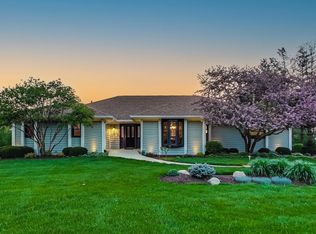 10N646 Manchester Ln, Elgin, IL 60124