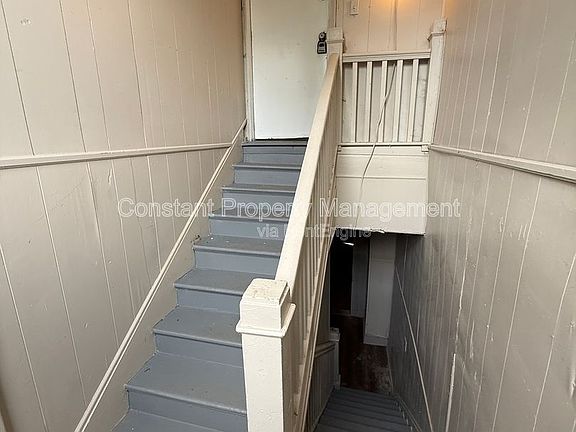 3rd image of 616 W Poplar St APT 2