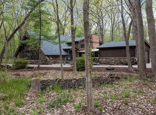 2890 Blackthorn Rd, Riverwoods, IL 60015