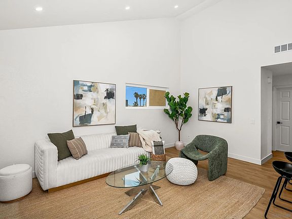 5th image of 152 Evergreen Ave Unit 4