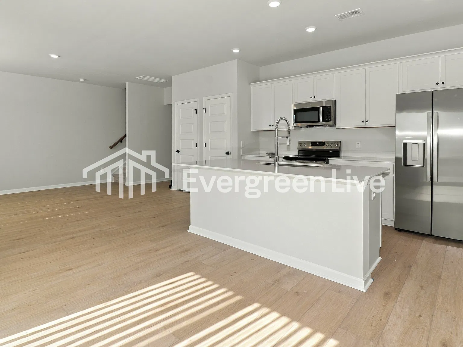 3 bed, 2.5 bath, 1600 sqft, $1,515 — Photo 4