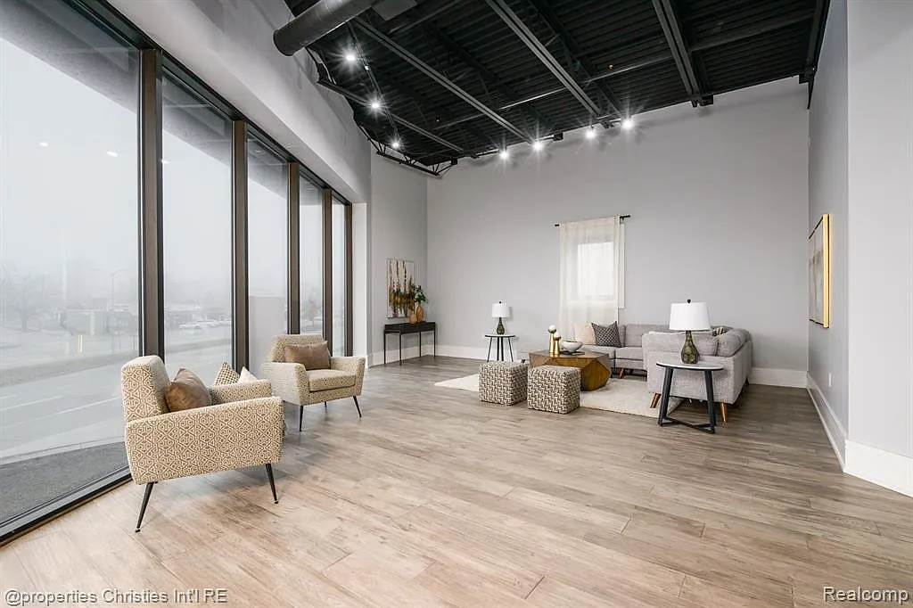 3 bed, 3.5 bath, 2842 sqft, $5,300 — Photo 2