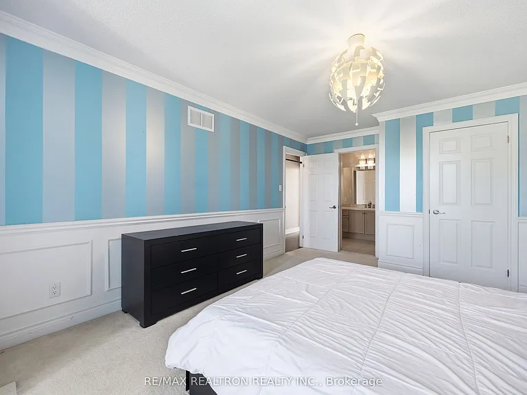57 Dimarino Dr — Photo 23