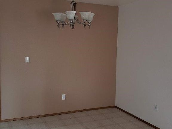 5th image of 144 Rosemary St