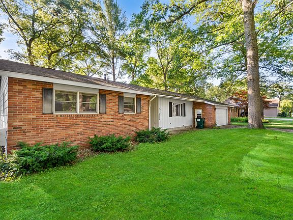 2nd image of 866 E Fennwood Cir