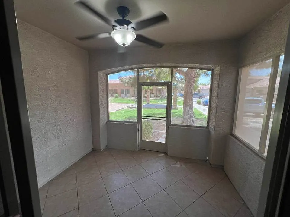 2 bed, 1117 sqft, $1,900 — Photo 4
