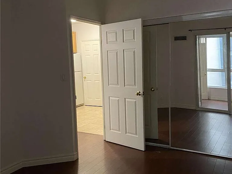 55 Bloor St E #709 — Photo 13