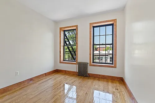1567 De Kalb Ave #3R Photo 1