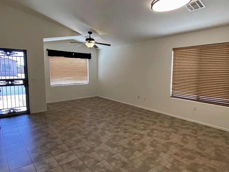 8771 N Finfrock Dr — Photo 4