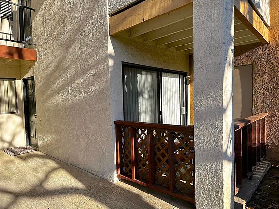 3rd image of 78650 Avenue 42 APT 1515