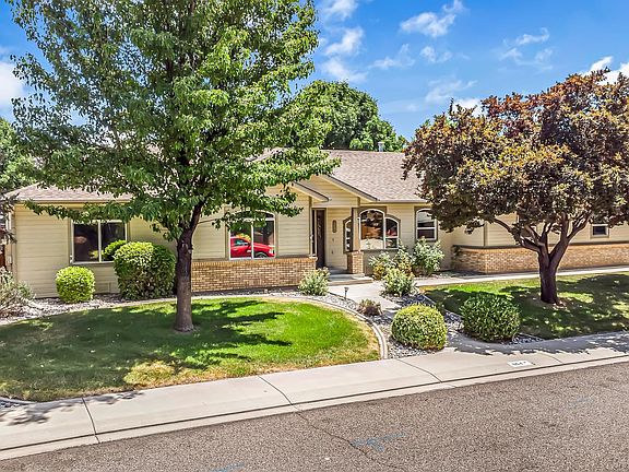 3rd image of 664 E Pagosa Dr
