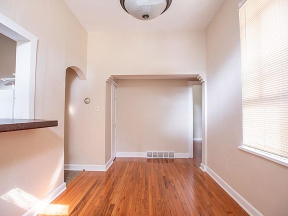 5th image of 1669 N Humboldt Ave #4