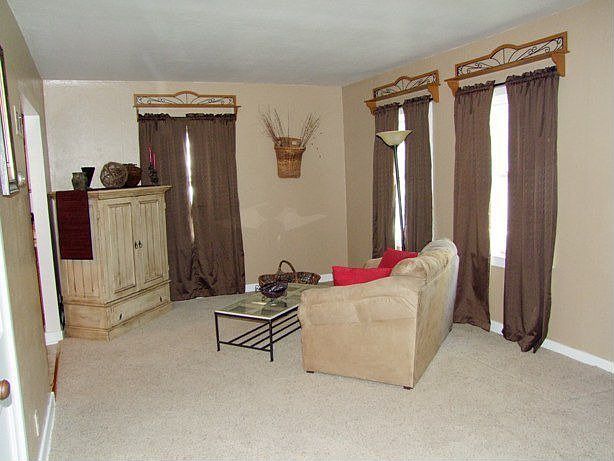 2nd image of 704 Early St