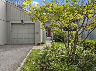 41 Pineridge Rd, Larchmont, NY 10538