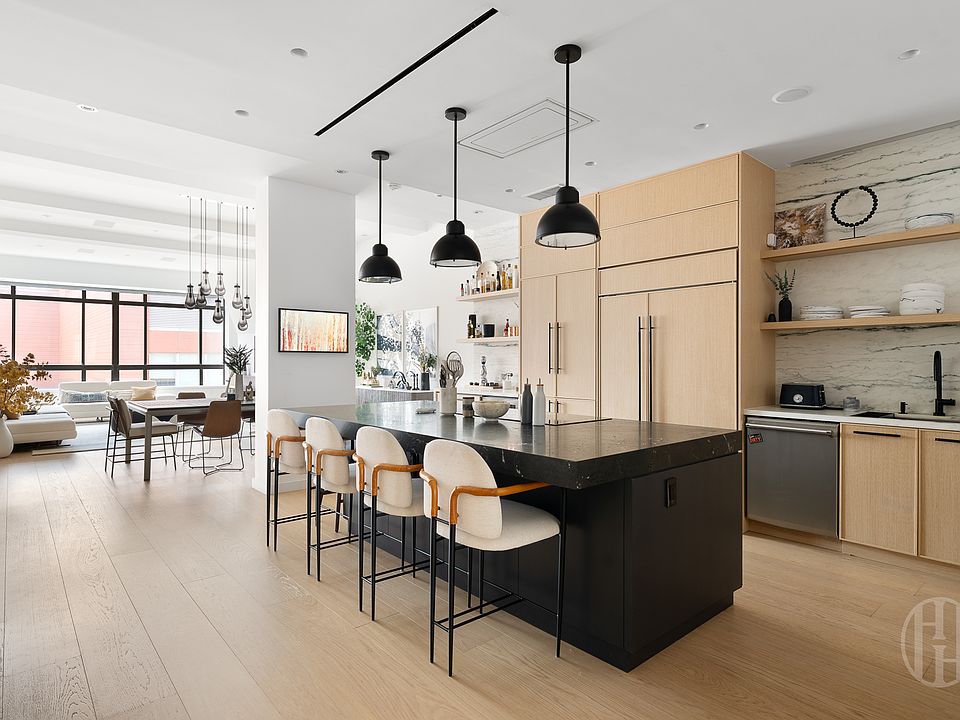 1st image of 111 Barrow St #8EF