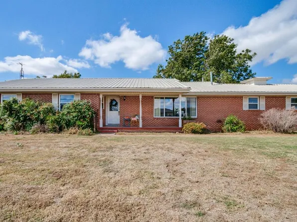 713 S Walnut St, Apache, OK 73006