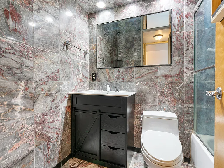 720 W Gordon Ter #23R — Photo 7