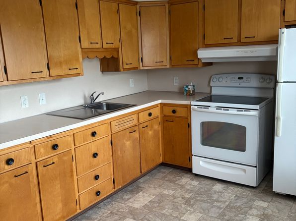 484 Main St #B