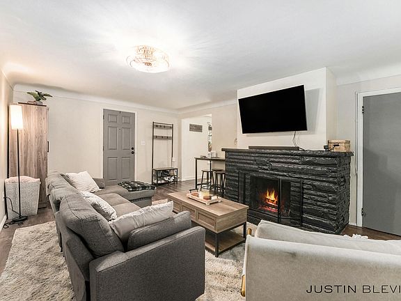 5th image of 483 Kenwood St NE