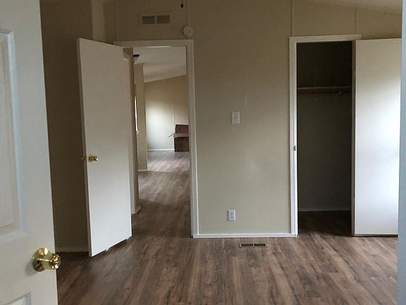 2nd image of 147 Leaning Oaks Cir