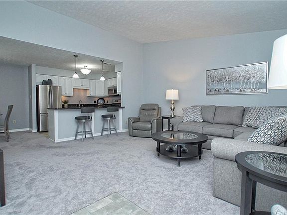 2nd image of 27083 Oakwood Cir APT 121X