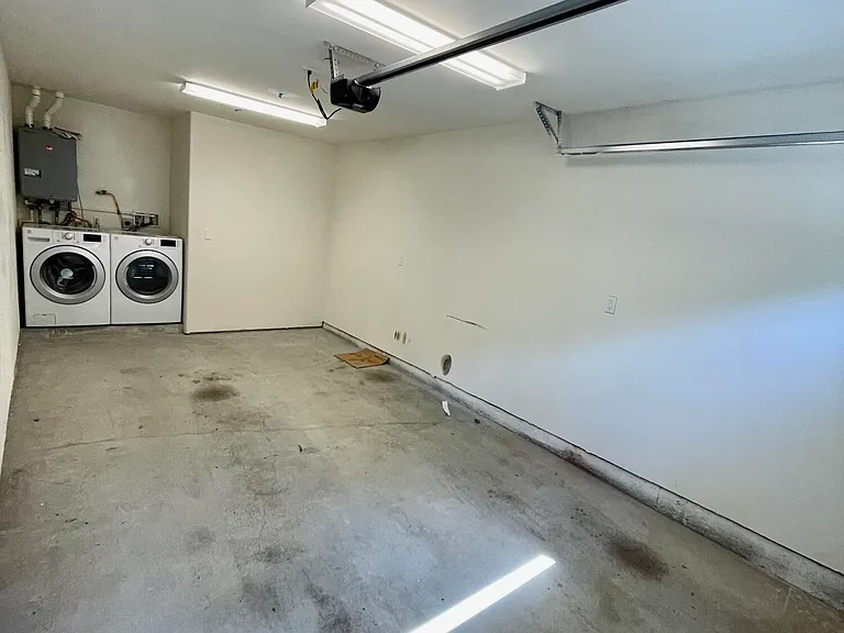 920 Lowena Dr #20 — Photo 4