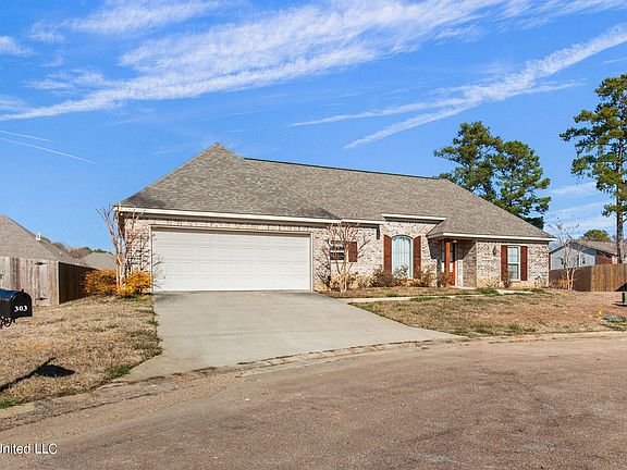 2nd image of 303 Creek Ct