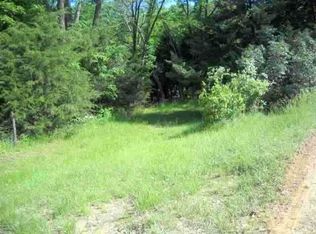 17446 37th St, Mc Louth, KS 66054