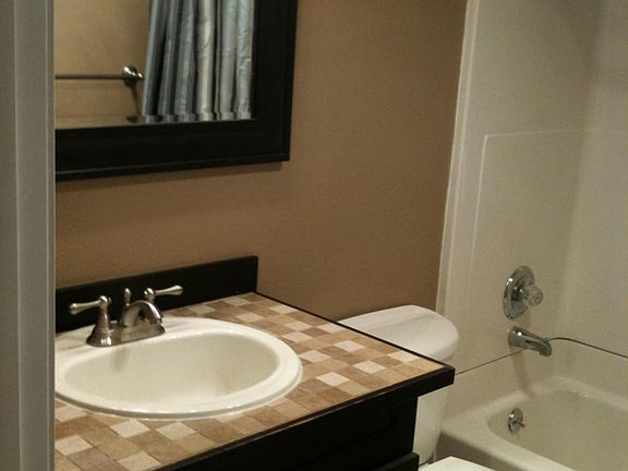 4th image of 15725 118th Avenue Ct E