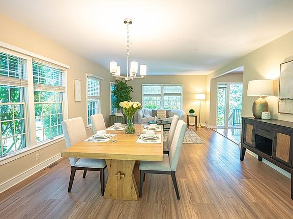 5th image of 25 Livermore Ln