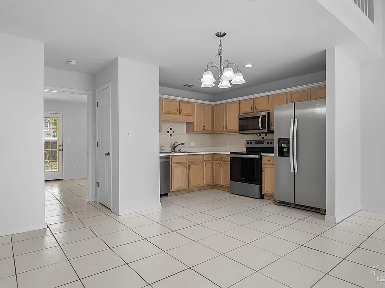 1356 Redwood Ln — Photo 7