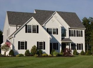 8 Endinburgh Rd, Windham, NH 03087