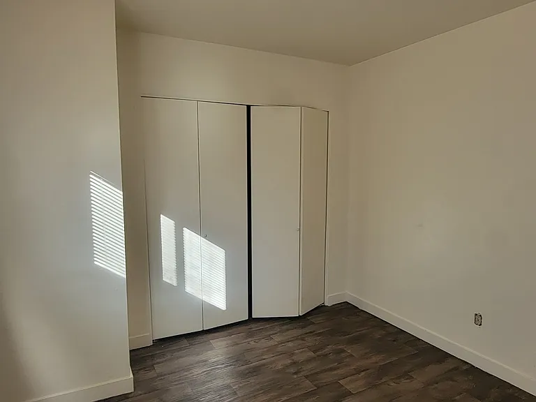 1754 S 440 W — Photo 28