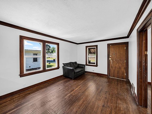 3rd image of 614 S 28th St