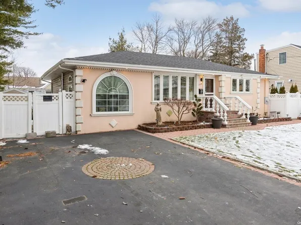 229 Broadway, West Babylon, NY 11704