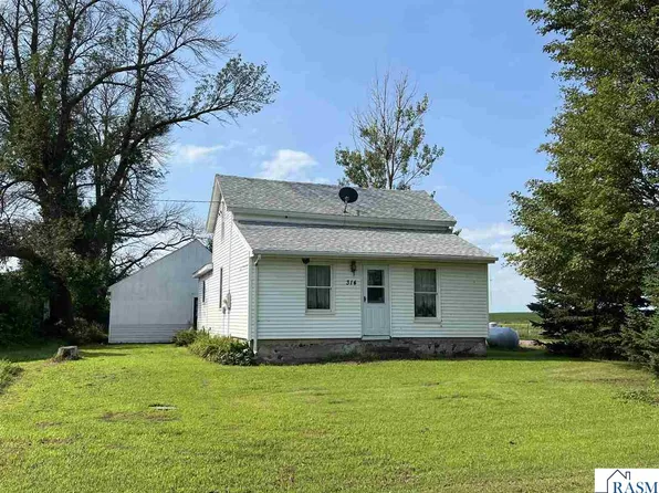 314 Pioneer Ave, Darfur, MN 56022