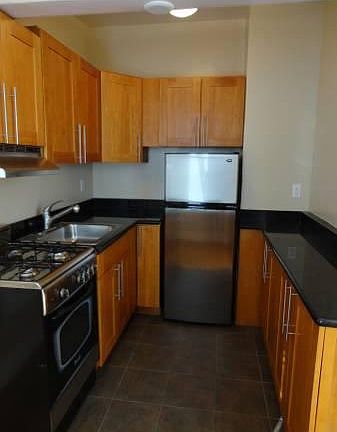 3rd image of 808 Leavenworth St APT 406
