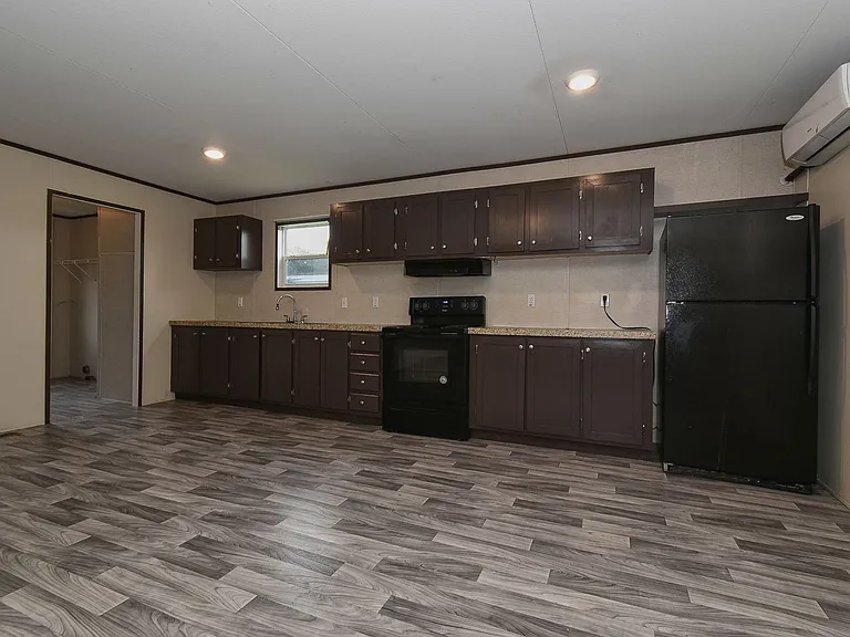 550 Quail Run Cir — Photo 12