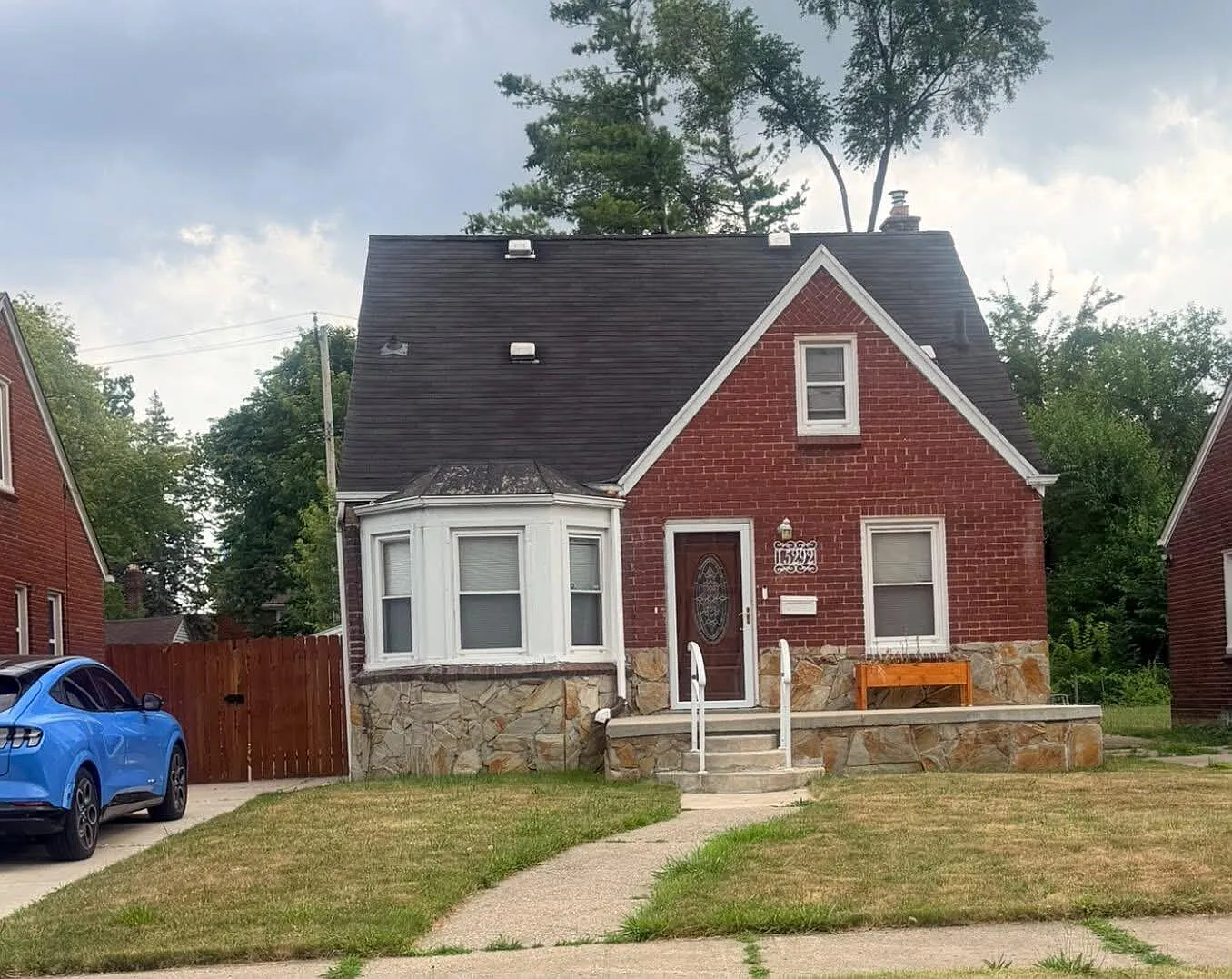 3 bed, 1.5 bath, 943 sqft, $1,650 — Photo 1