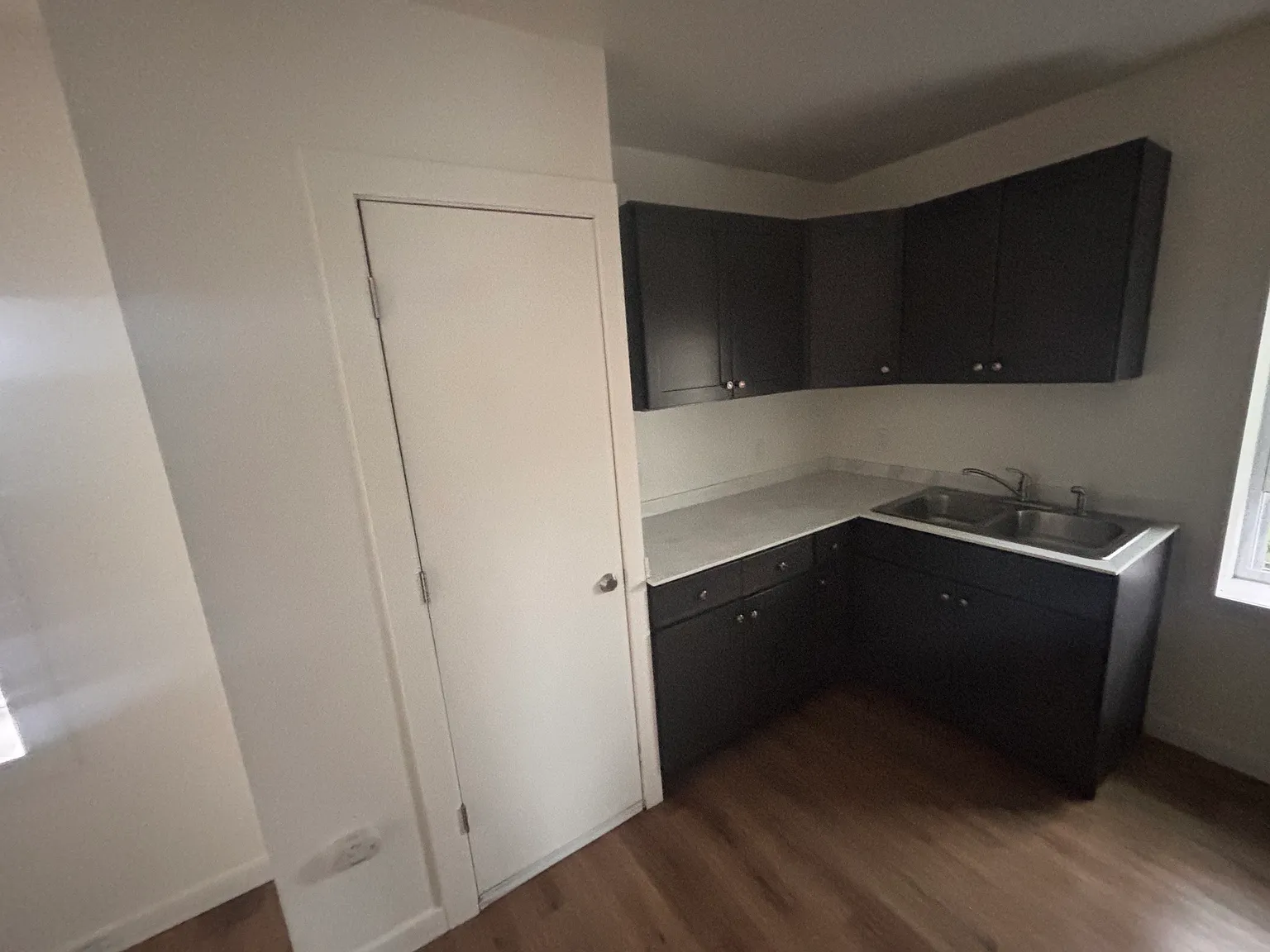 1 bed, 1000 sqft, $1,200 — Photo 4