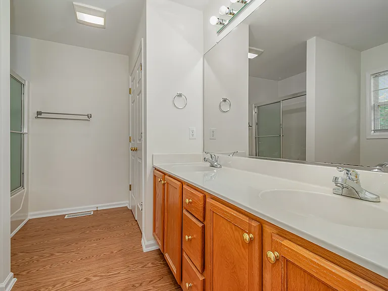 715 Afton Park Dr — Photo 7