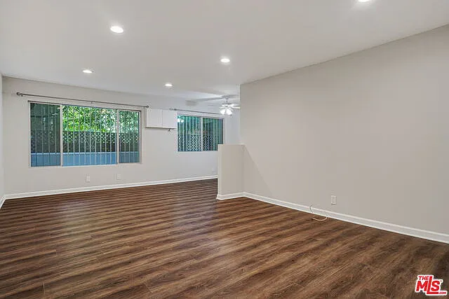 1006 Havenhurst Dr #4 — Photo 4